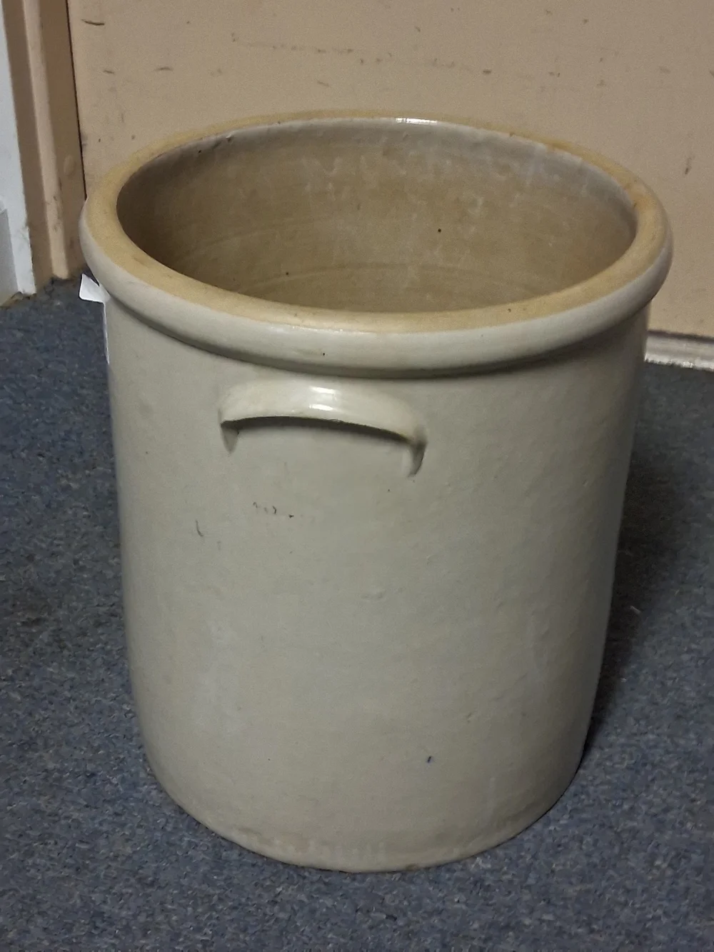 6-Gallon Red Wing Stoneware Crock with Blue Leaf Motif